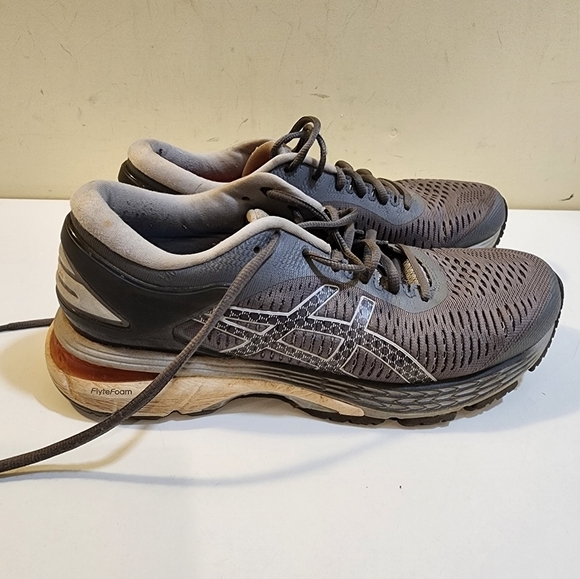 Asics women's Gel-Kayano Gray sneakers size 8 1/2 - Picture 7 of 12